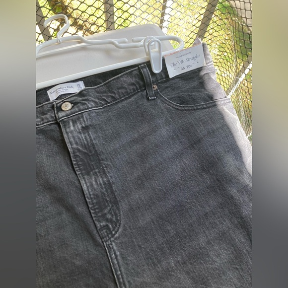 Abercrombie & Fitch Ultra High Rise The 90s Straight Jeans Size 35 Plus Size 20 - Picture 5 of 17